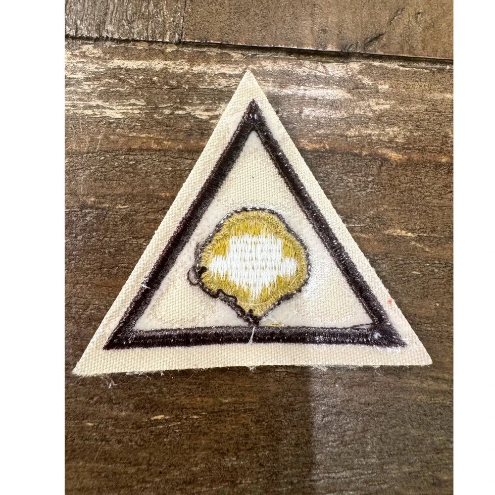 Vintage Girl Scout Brown Border Triangle Proficiency Badge Gold Trefoil Patch
